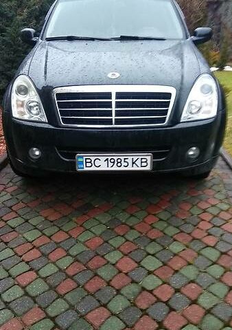 Чорний Cанг Йонг Rexton, об'ємом двигуна 2.7 л та пробігом 136 тис. км за 10300 $, фото 1 на Automoto.ua