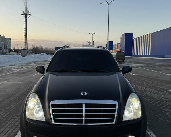 Чорний Cанг Йонг Rexton, об'ємом двигуна 2.7 л та пробігом 134 тис. км за 6500 $, фото 1 на Automoto.ua