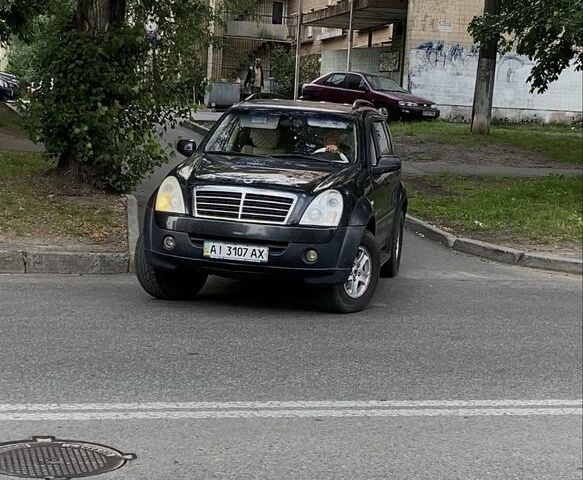 Черный Cанг Йонг Рекстон, объемом двигателя 2.7 л и пробегом 3 тыс. км за 6800 $, фото 1 на Automoto.ua