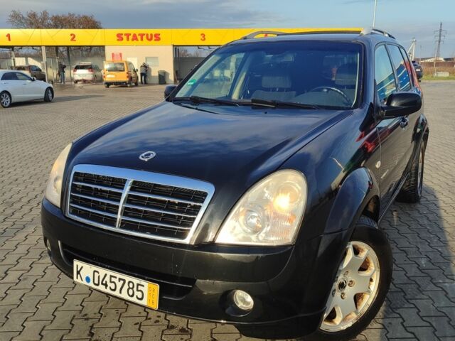 Черный Cанг Йонг Рекстон, объемом двигателя 0 л и пробегом 269 тыс. км за 4000 $, фото 1 на Automoto.ua