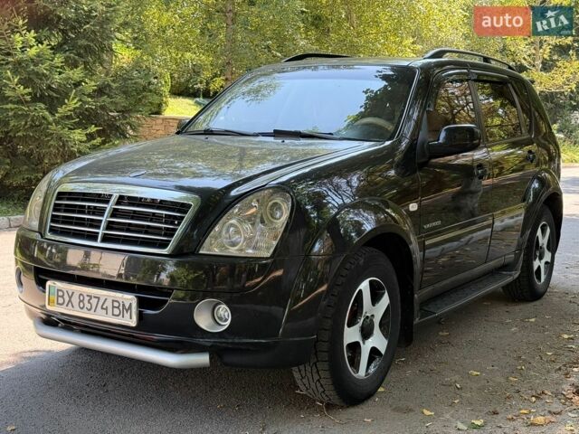 Чорний Cанг Йонг Rexton, об'ємом двигуна 2.7 л та пробігом 192 тис. км за 5800 $, фото 1 на Automoto.ua