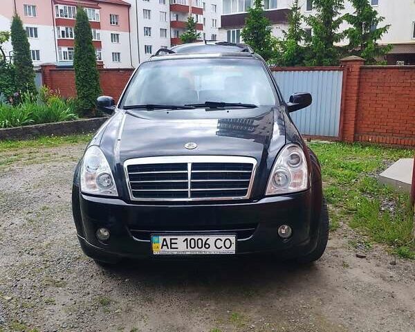 Чорний Cанг Йонг Rexton, об'ємом двигуна 2.7 л та пробігом 174 тис. км за 7150 $, фото 1 на Automoto.ua