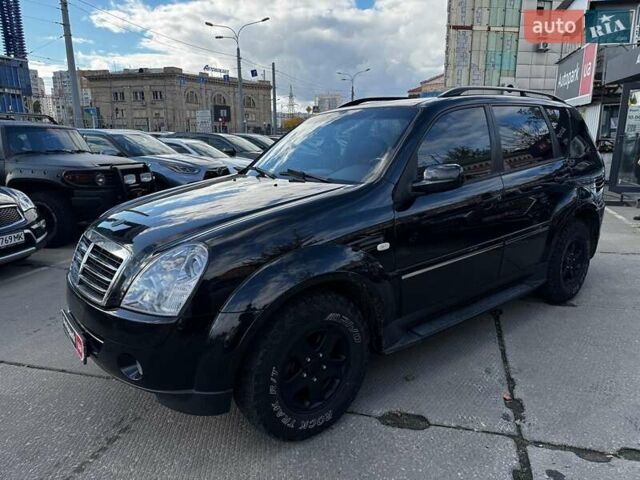 Чорний Cанг Йонг Rexton, об'ємом двигуна 2.7 л та пробігом 149 тис. км за 9850 $, фото 1 на Automoto.ua