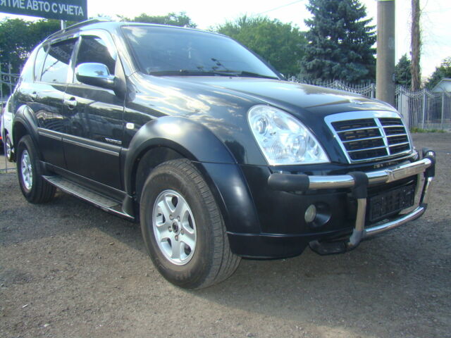 Чорний Cанг Йонг Rexton, об'ємом двигуна 2.7 л та пробігом 104 тис. км за 11700 $, фото 1 на Automoto.ua