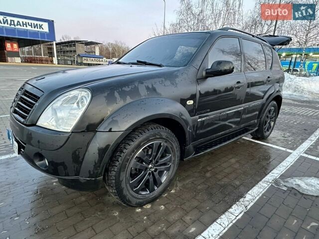 Чорний Cанг Йонг Rexton, об'ємом двигуна 2.7 л та пробігом 270 тис. км за 5900 $, фото 1 на Automoto.ua