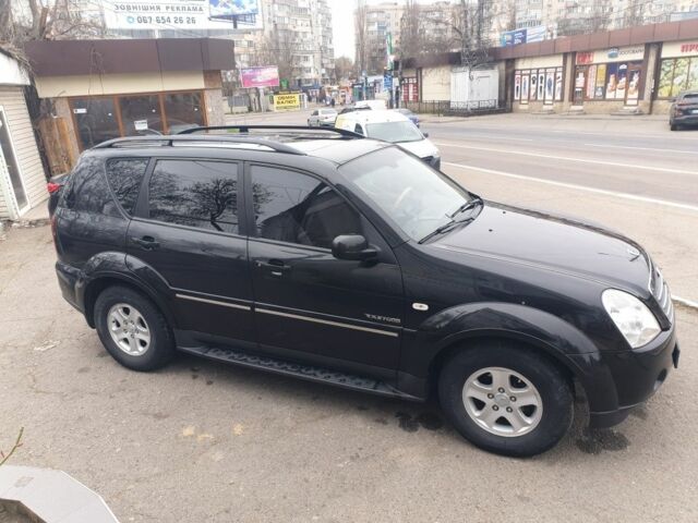 Черный Cанг Йонг Рекстон, объемом двигателя 2.7 л и пробегом 139 тыс. км за 9900 $, фото 1 на Automoto.ua