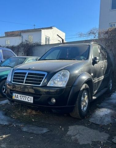 Чорний Cанг Йонг Rexton, об'ємом двигуна 2.7 л та пробігом 213 тис. км за 8000 $, фото 1 на Automoto.ua