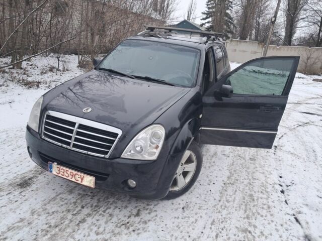 Черный Cанг Йонг Рекстон, объемом двигателя 0 л и пробегом 275 тыс. км за 5500 $, фото 1 на Automoto.ua