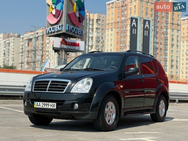 Чорний Cанг Йонг Rexton, об'ємом двигуна 2.7 л та пробігом 100 тис. км за 9200 $, фото 1 на Automoto.ua