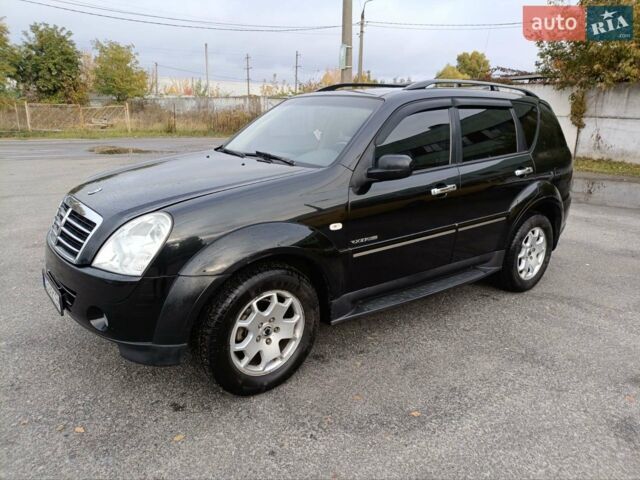 Чорний Cанг Йонг Rexton, об'ємом двигуна 2.7 л та пробігом 218 тис. км за 4500 $, фото 1 на Automoto.ua
