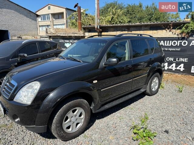 Чорний Cанг Йонг Rexton, об'ємом двигуна 2.7 л та пробігом 280 тис. км за 6500 $, фото 1 на Automoto.ua