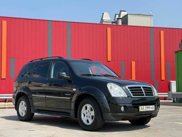 Чорний Cанг Йонг Rexton, об'ємом двигуна 2.7 л та пробігом 100 тис. км за 9500 $, фото 1 на Automoto.ua