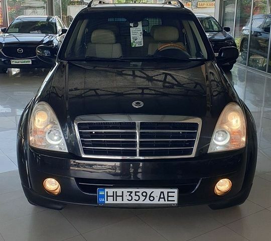 Чорний Cанг Йонг Rexton, об'ємом двигуна 2.7 л та пробігом 148 тис. км за 9300 $, фото 1 на Automoto.ua