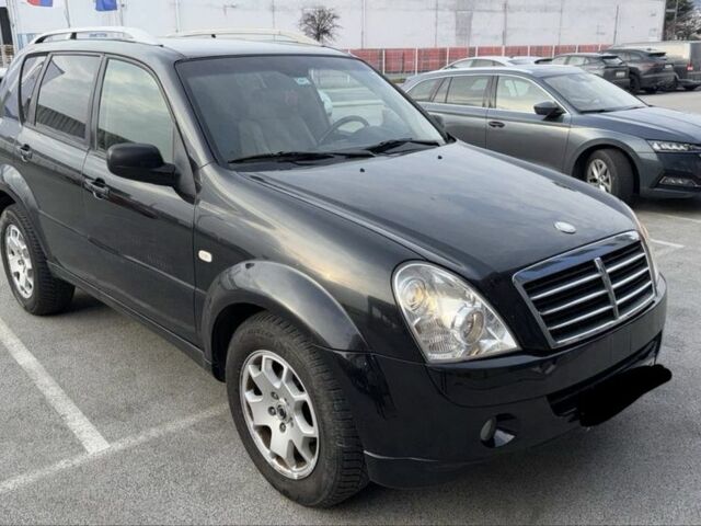 Черный Cанг Йонг Рекстон, объемом двигателя 2.7 л и пробегом 265 тыс. км за 5850 $, фото 1 на Automoto.ua