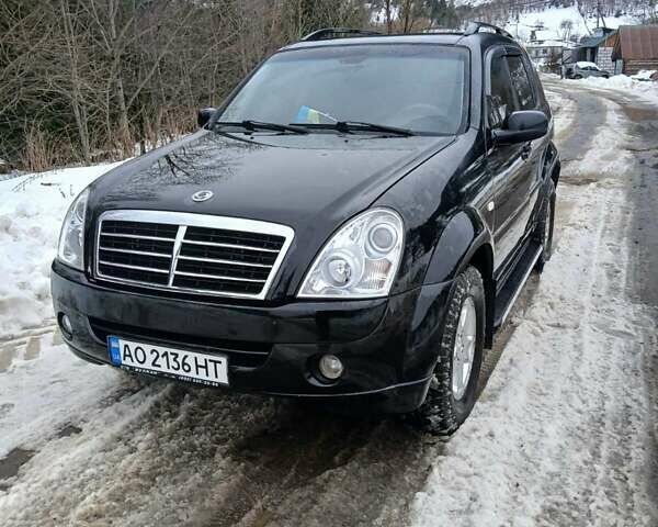 Чорний Cанг Йонг Rexton, об'ємом двигуна 2.7 л та пробігом 198 тис. км за 6500 $, фото 1 на Automoto.ua
