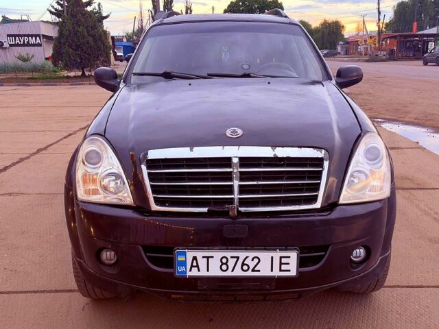 Чорний Cанг Йонг Rexton, об'ємом двигуна 2.7 л та пробігом 0 тис. км за 6000 $, фото 1 на Automoto.ua