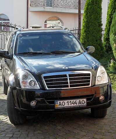 Чорний Cанг Йонг Rexton, об'ємом двигуна 2.7 л та пробігом 250 тис. км за 8300 $, фото 1 на Automoto.ua