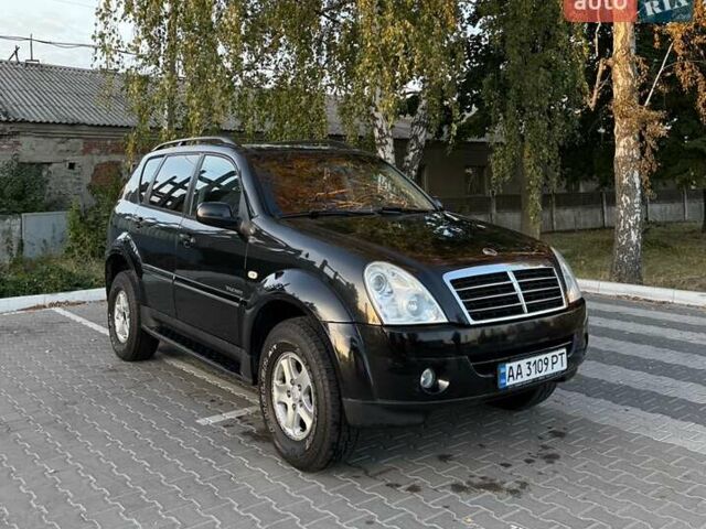 Чорний Cанг Йонг Rexton, об'ємом двигуна 2.7 л та пробігом 305 тис. км за 7300 $, фото 1 на Automoto.ua