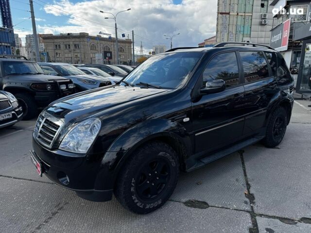 Чорний Cанг Йонг Rexton, об'ємом двигуна 2.7 л та пробігом 149 тис. км за 9850 $, фото 1 на Automoto.ua