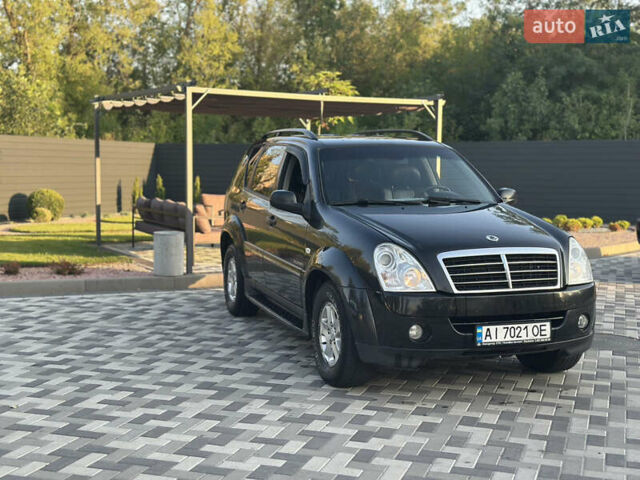 Чорний Cанг Йонг Rexton, об'ємом двигуна 2.7 л та пробігом 371 тис. км за 8900 $, фото 1 на Automoto.ua
