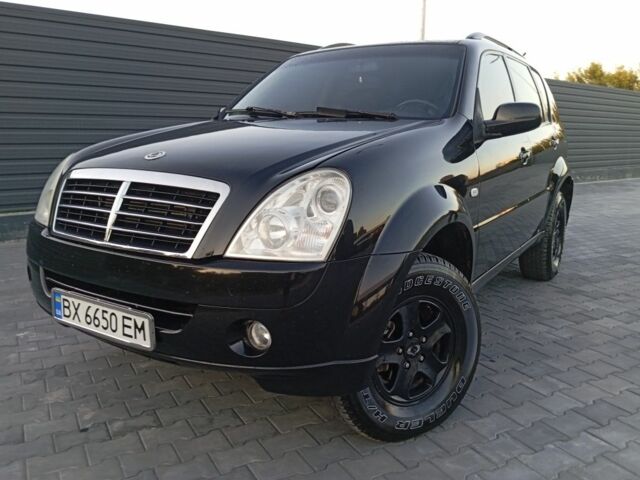 Чорний Cанг Йонг Rexton, об'ємом двигуна 2.7 л та пробігом 185 тис. км за 6800 $, фото 1 на Automoto.ua