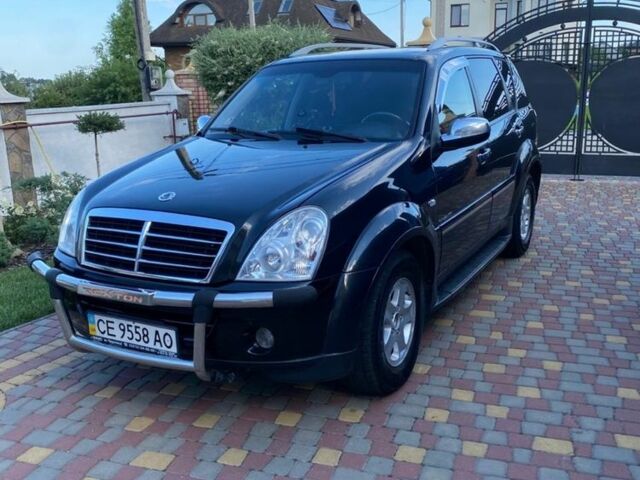 Черный Cанг Йонг Рекстон, объемом двигателя 2.7 л и пробегом 244 тыс. км за 9900 $, фото 1 на Automoto.ua