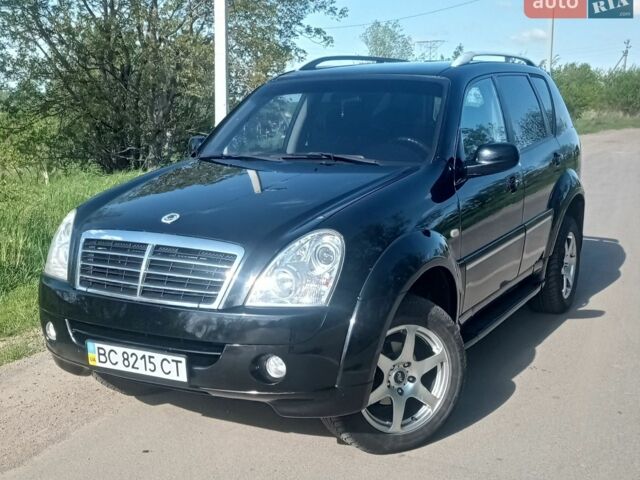 Чорний Cанг Йонг Rexton, об'ємом двигуна 2.7 л та пробігом 216 тис. км за 7500 $, фото 1 на Automoto.ua