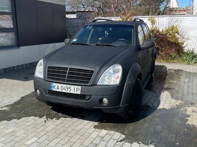 Чорний Cанг Йонг Rexton, об'ємом двигуна 2.7 л та пробігом 220 тис. км за 7500 $, фото 1 на Automoto.ua