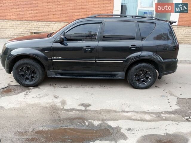 Чорний Cанг Йонг Rexton, об'ємом двигуна 2.7 л та пробігом 294 тис. км за 8499 $, фото 1 на Automoto.ua