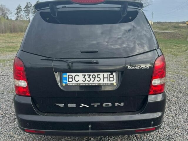 Чорний Cанг Йонг Rexton, об'ємом двигуна 2.7 л та пробігом 215 тис. км за 6600 $, фото 1 на Automoto.ua