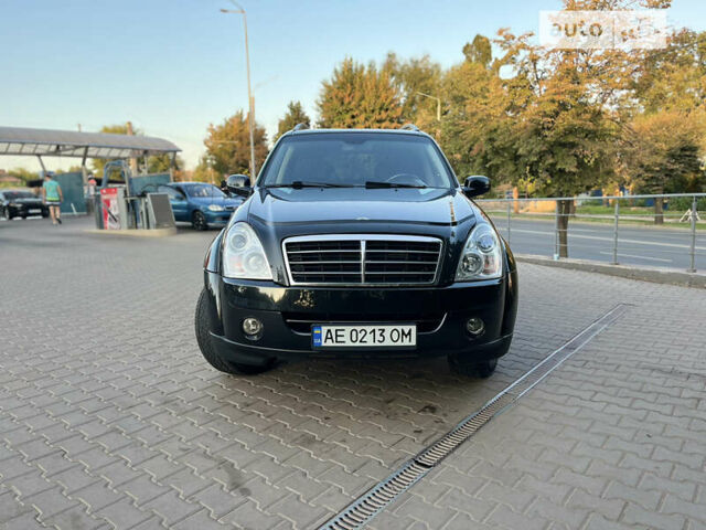 Чорний Cанг Йонг Rexton, об'ємом двигуна 2.7 л та пробігом 203 тис. км за 12000 $, фото 1 на Automoto.ua