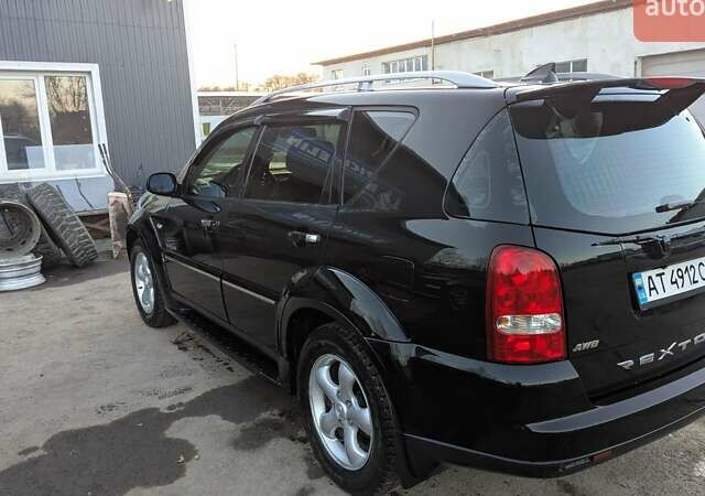 Чорний Cанг Йонг Rexton, об'ємом двигуна 2.66 л та пробігом 166 тис. км за 10300 $, фото 1 на Automoto.ua