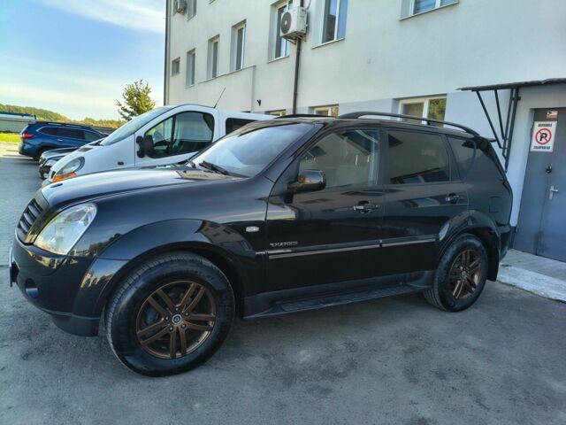 Чорний Cанг Йонг Rexton, об'ємом двигуна 2.7 л та пробігом 240 тис. км за 10035 $, фото 1 на Automoto.ua