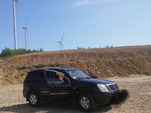 Чорний Cанг Йонг Rexton, об'ємом двигуна 2.7 л та пробігом 175 тис. км за 9000 $, фото 1 на Automoto.ua