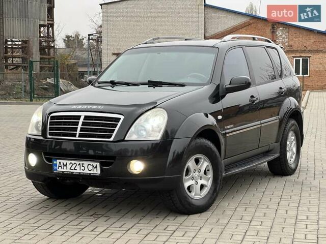 Чорний Cанг Йонг Rexton, об'ємом двигуна 2.7 л та пробігом 229 тис. км за 7500 $, фото 1 на Automoto.ua