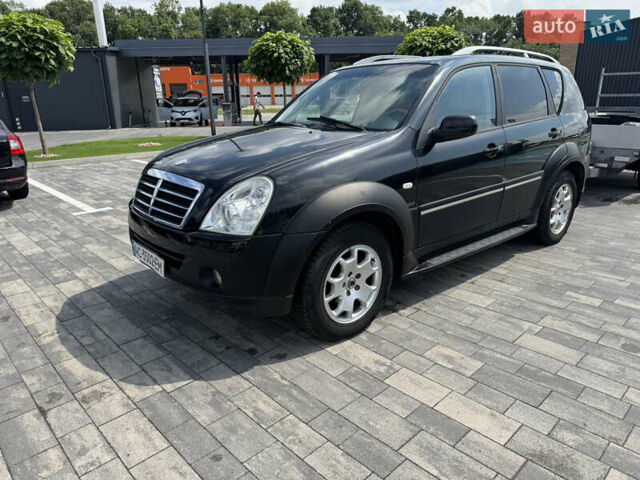 Чорний Cанг Йонг Rexton, об'ємом двигуна 2.7 л та пробігом 201 тис. км за 7800 $, фото 1 на Automoto.ua