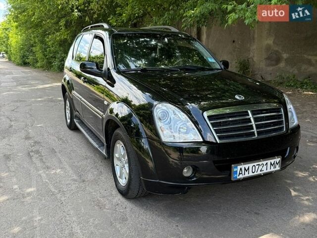 Чорний Cанг Йонг Rexton, об'ємом двигуна 2.7 л та пробігом 232 тис. км за 6250 $, фото 1 на Automoto.ua