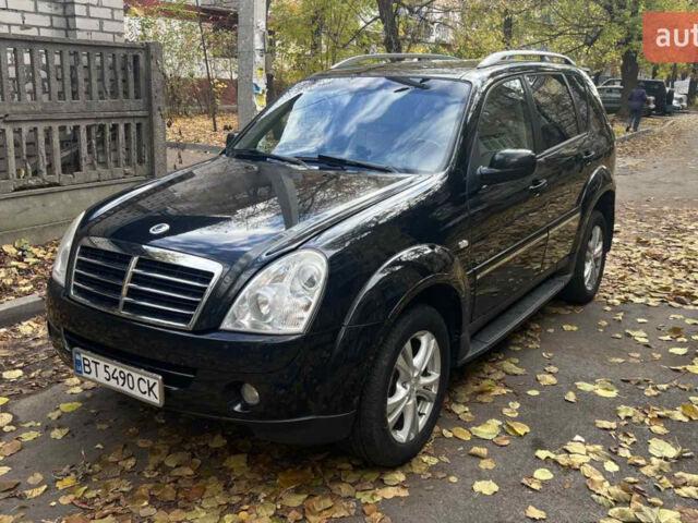Черный Cанг Йонг Рекстон, объемом двигателя 2.7 л и пробегом 220 тыс. км за 11000 $, фото 1 на Automoto.ua