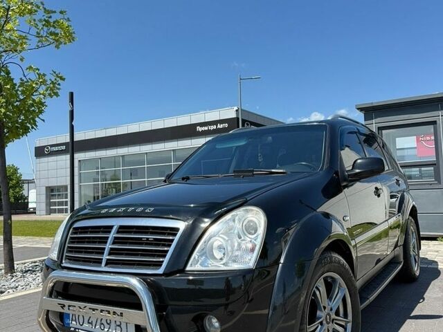 Чорний Cанг Йонг Rexton, об'ємом двигуна 2.7 л та пробігом 232 тис. км за 12000 $, фото 1 на Automoto.ua