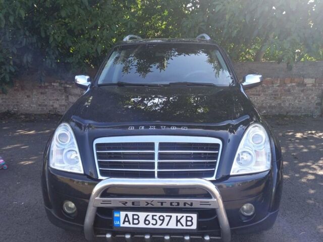 Чорний Cанг Йонг Rexton, об'ємом двигуна 2.7 л та пробігом 200 тис. км за 10000 $, фото 1 на Automoto.ua