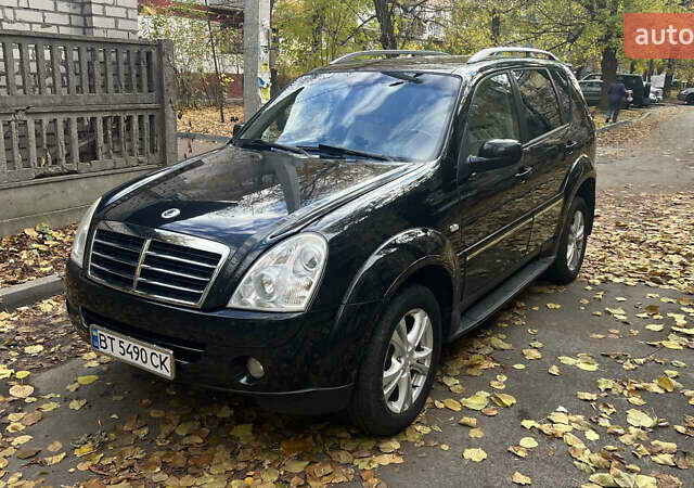 Чорний Cанг Йонг Rexton, об'ємом двигуна 2.7 л та пробігом 220 тис. км за 11000 $, фото 1 на Automoto.ua