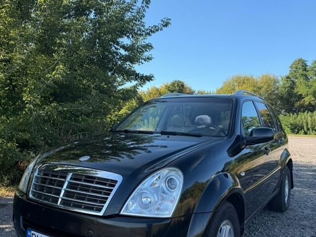 Чорний Cанг Йонг Rexton, об'ємом двигуна 2.7 л та пробігом 187 тис. км за 7900 $, фото 1 на Automoto.ua