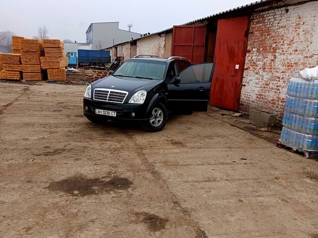 Чорний Cанг Йонг Rexton, об'ємом двигуна 2.7 л та пробігом 186 тис. км за 7800 $, фото 1 на Automoto.ua