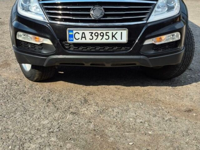 Чорний Cанг Йонг Rexton, об'ємом двигуна 2.7 л та пробігом 260 тис. км за 10700 $, фото 1 на Automoto.ua