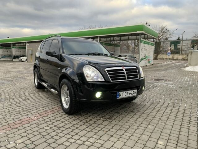 Чорний Cанг Йонг Rexton, об'ємом двигуна 2.7 л та пробігом 1 тис. км за 9500 $, фото 1 на Automoto.ua