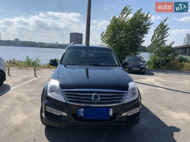 Чорний Cанг Йонг Rexton, об'ємом двигуна 2.7 л та пробігом 253 тис. км за 12999 $, фото 1 на Automoto.ua
