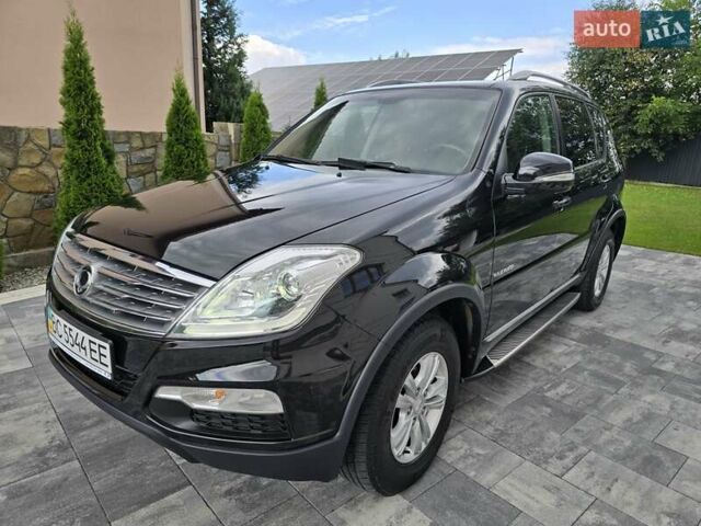 Чорний Cанг Йонг Rexton, об'ємом двигуна 2.7 л та пробігом 160 тис. км за 11500 $, фото 1 на Automoto.ua