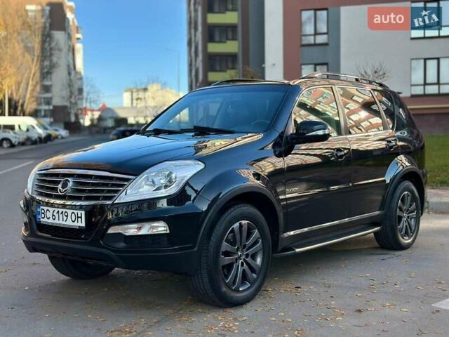 Чорний Cанг Йонг Rexton, об'ємом двигуна 2 л та пробігом 259 тис. км за 12999 $, фото 1 на Automoto.ua