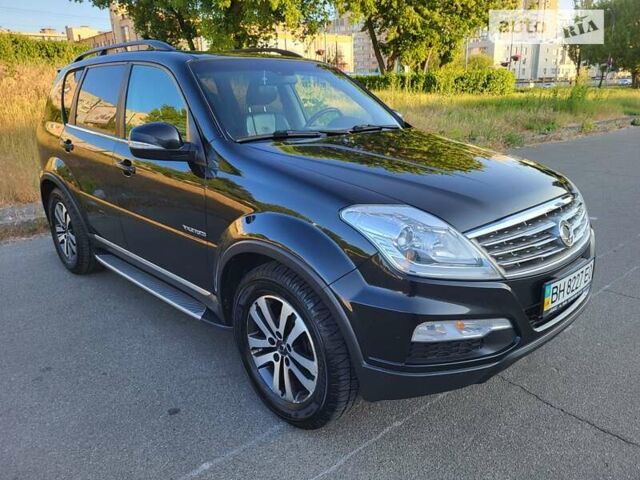 Чорний Cанг Йонг Rexton, об'ємом двигуна 2.7 л та пробігом 118 тис. км за 13000 $, фото 1 на Automoto.ua