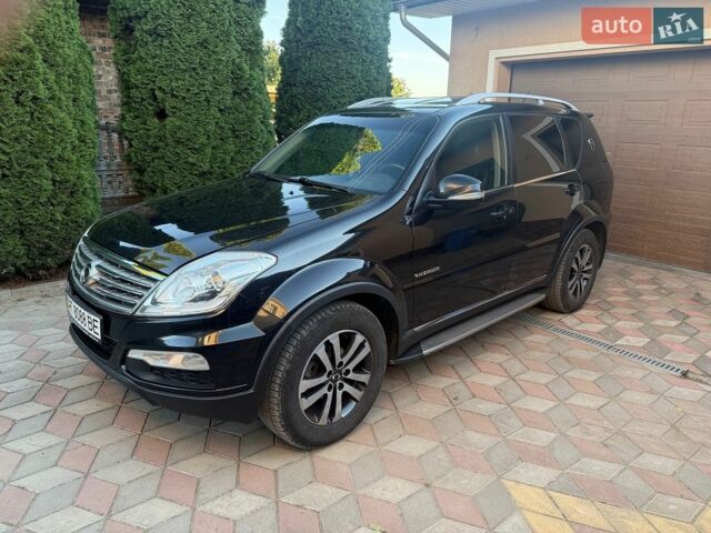 Чорний Cанг Йонг Rexton, об'ємом двигуна 2.7 л та пробігом 278 тис. км за 11500 $, фото 1 на Automoto.ua